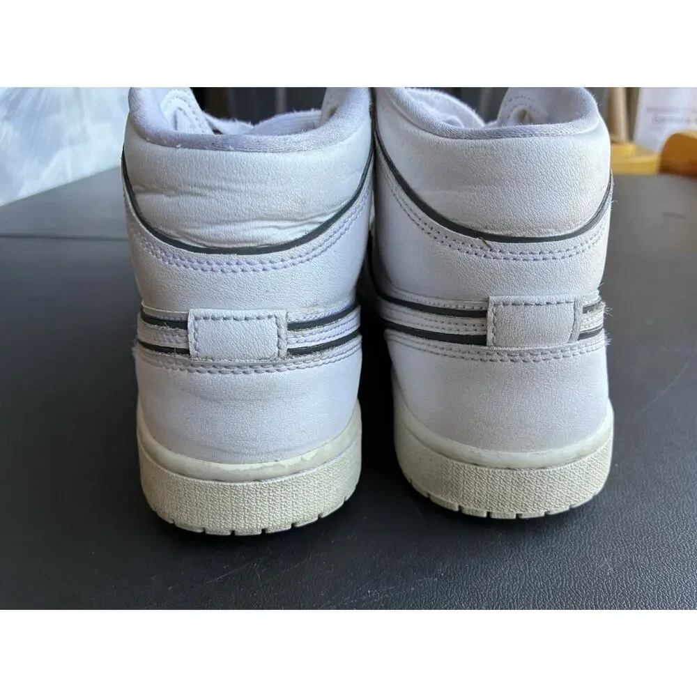 Jordan Air Women’s 1 SE Mid Iridescent Trim Sneaker Size 9 Fast Shipping